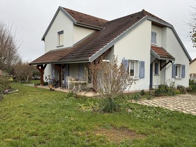 Maison traditionnelle - 144 m² - 5 pièces