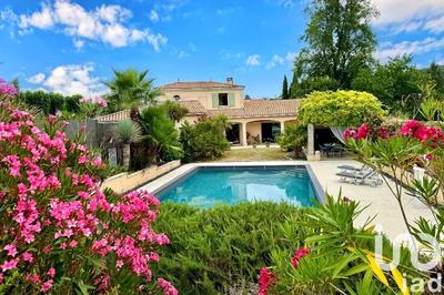 Maison - 200 m² - 7 pièces