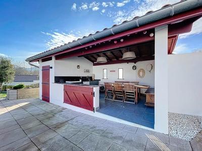 Maison - 183 m² - 5 pièces