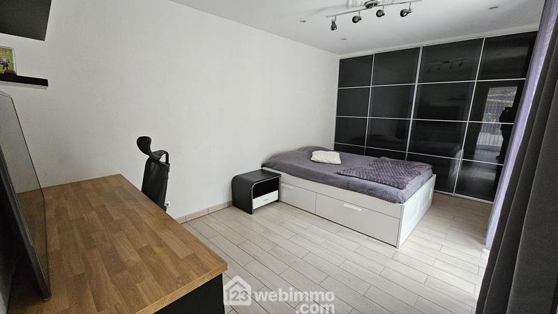 Maison - 195 m² - 6 pièces