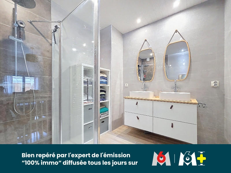 Maison - 180 m² - 8 pièces