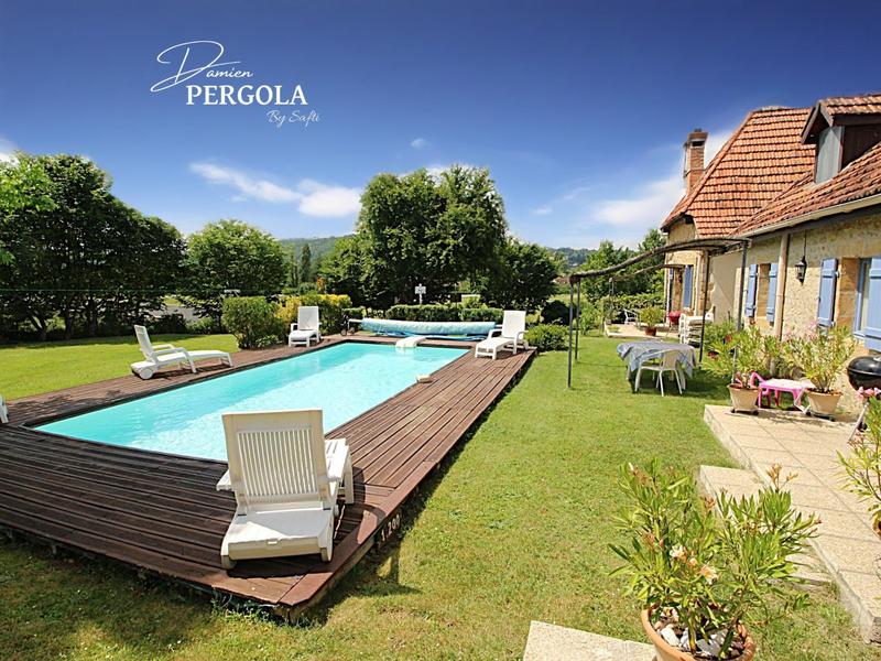 Maison - 237 m² - 11 pièces