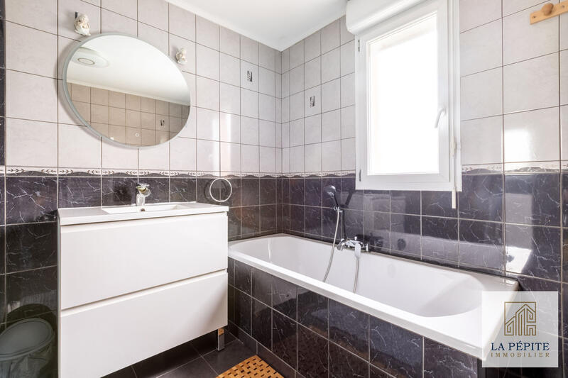 Maison - 101 m² - 5 pièces