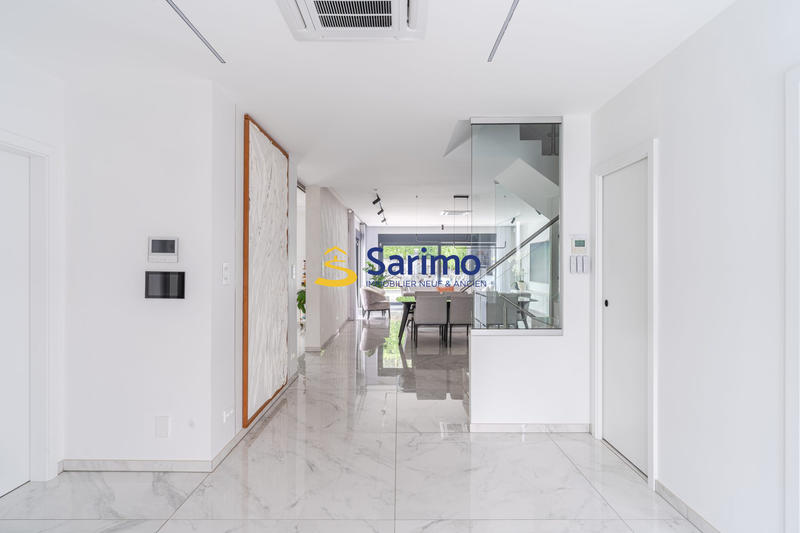 Maison contemporaine - 250 m² - 7 pièces