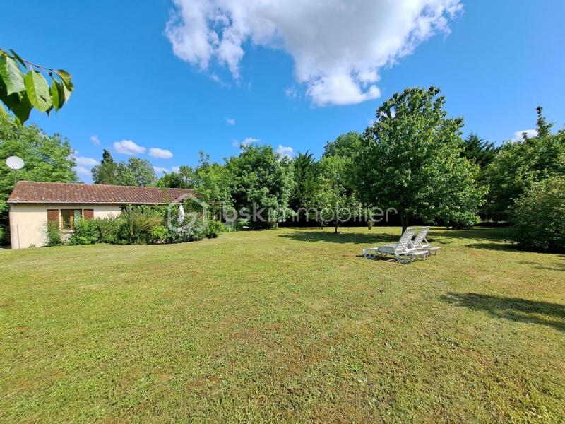 Propriété - 550 m² - 22 pièces