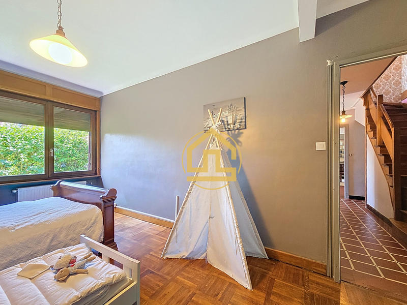 Maison - 212 m² - 7 pièces