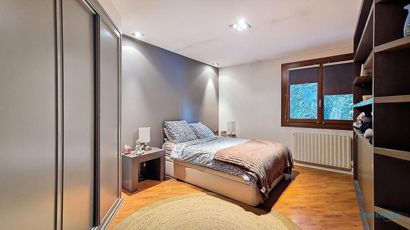 Villa - 265 m² - 7 pièces