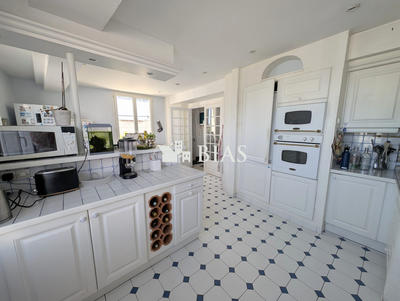 Maison ancienne - 252 m² - 7 pièces