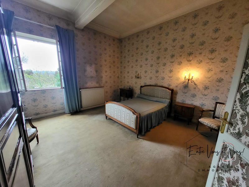 Maison - 336 m² - 8 pièces