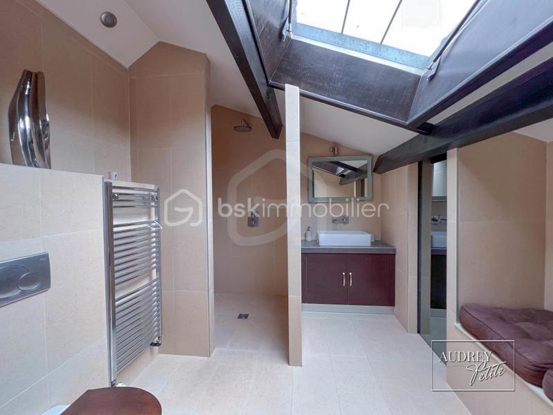 Loft - 95 m² - 3 pièces