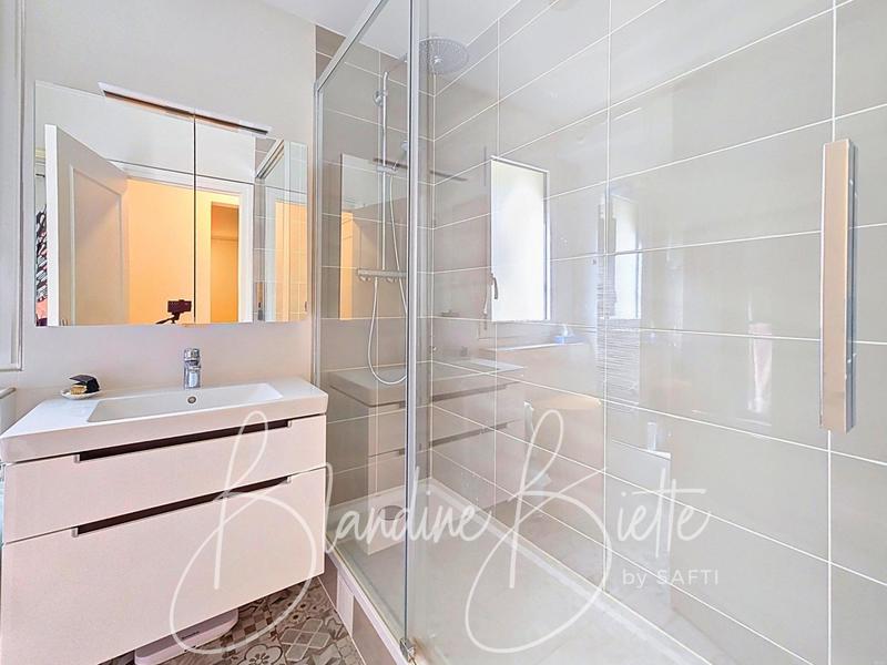 Appartement - 99 m² - 5 pièces