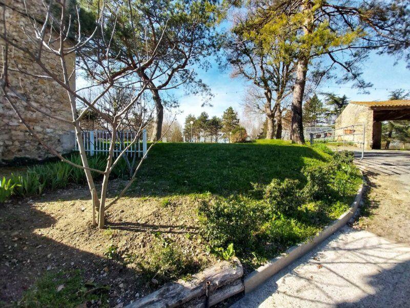 Immeuble - 2 100 m²