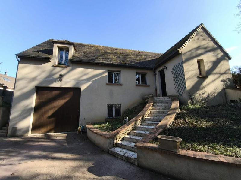 Maison - 110 m² - 8 pièces