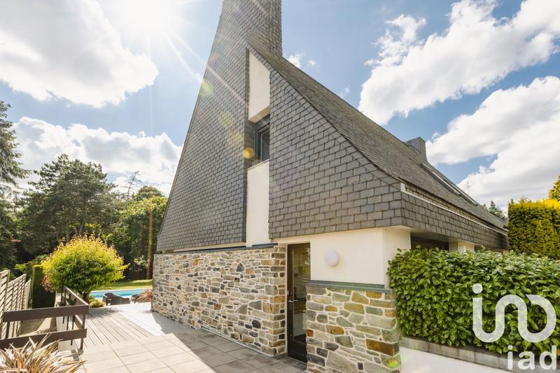 Maison - 210 m² - 8 pièces