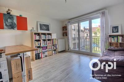 Studio - 30 m² - 1 pièce