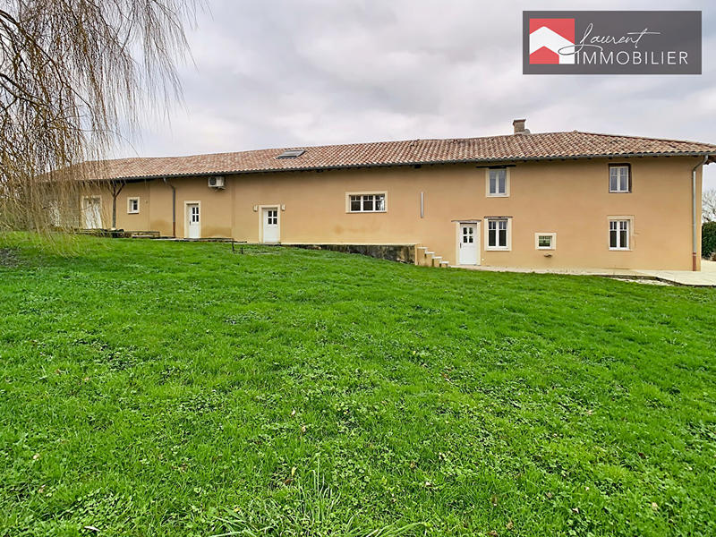 Maison - 280 m² - 6 pièces