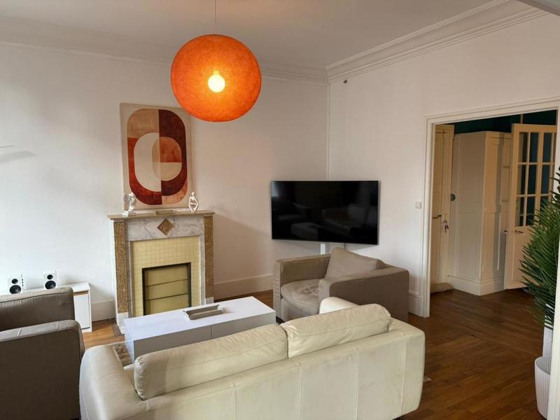 Appartement - 114 m² - 2 pièces