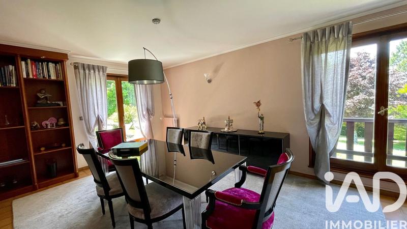 Maison - 245 m² - 9 pièces