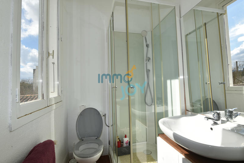 Maison - 212 m² - 8 pièces