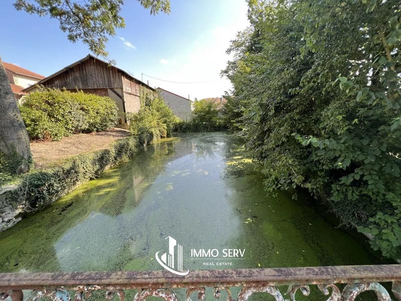 Maison - 600 m² - 16 pièces