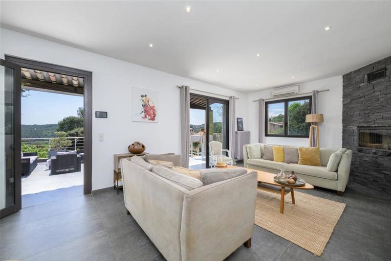 Maison - 166 m² - 5 pièces