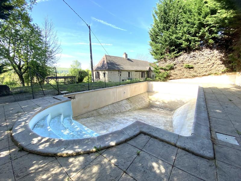 Maison traditionnelle - 211 m² - 7 pièces