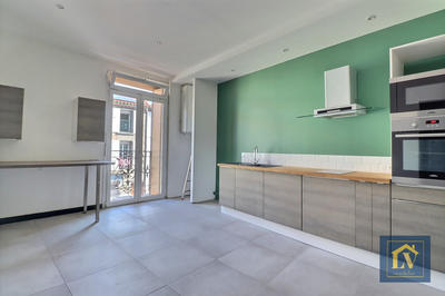 Appartement - 81 m² - 3 pièces