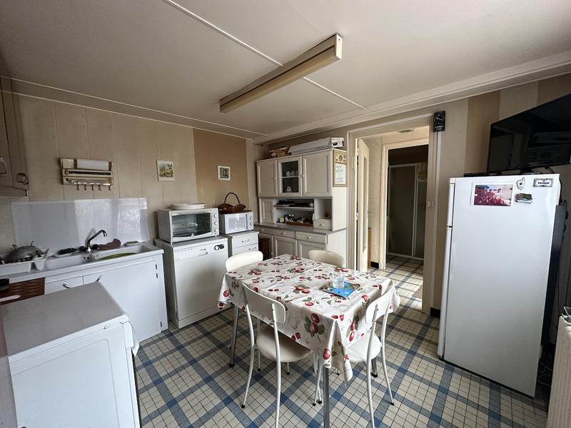 Maison - 240 m² - 12 pièces