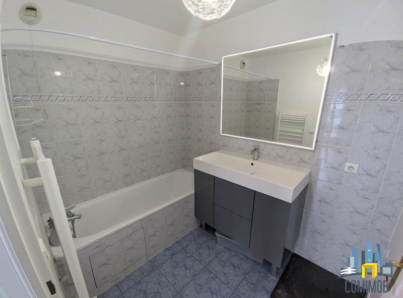 Appartement - 92 m² - 4 pièces