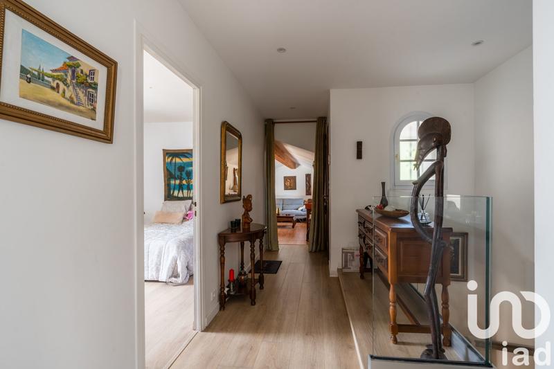 Maison - 200 m² - 6 pièces