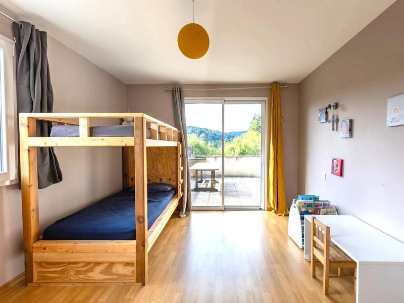 Maison - 285 m² - 10 pièces