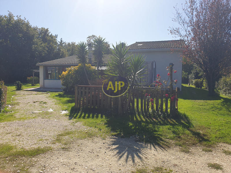 Maison - 227 m² - 6 pièces