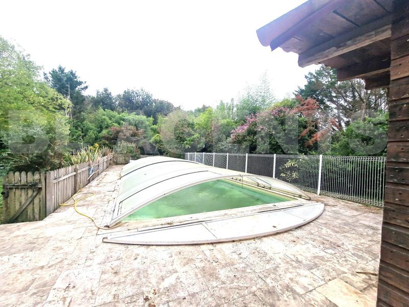 Maison - 230 m² - 7 pièces