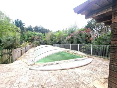 Maison - 230 m² - 7 pièces