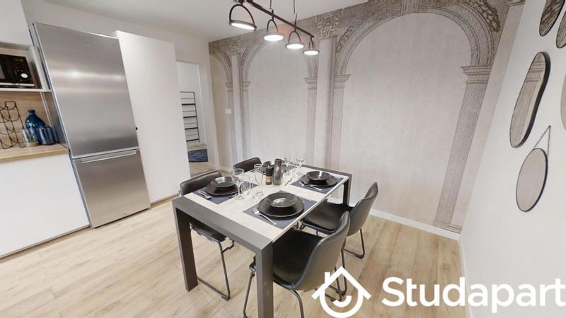 Chambre - 85 m² - 1 pièce