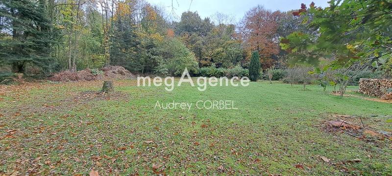 Terrain constructible - 2 189 m²