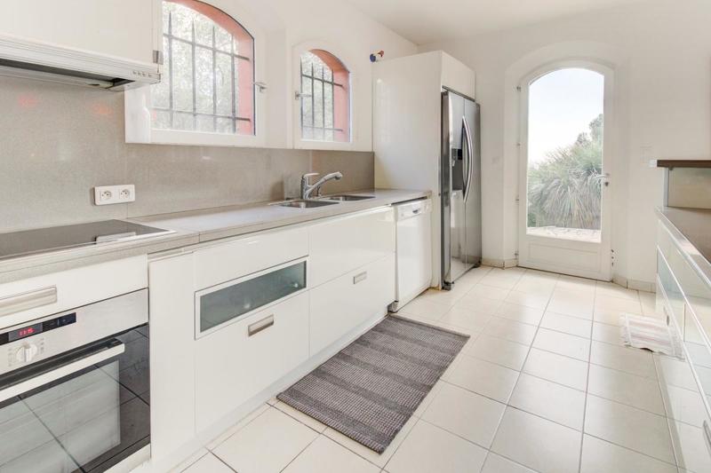 Villa - 230 m² - 8 pièces