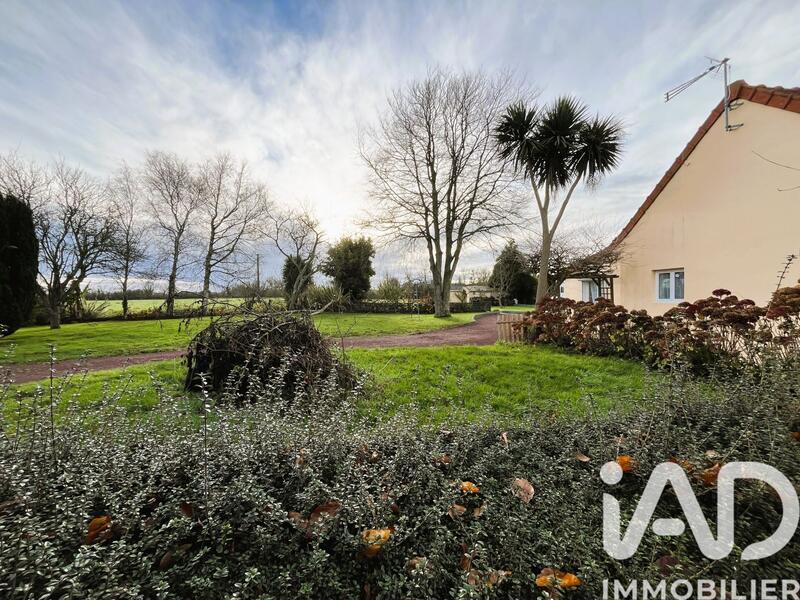 Maison - 325 m² - 13 pièces