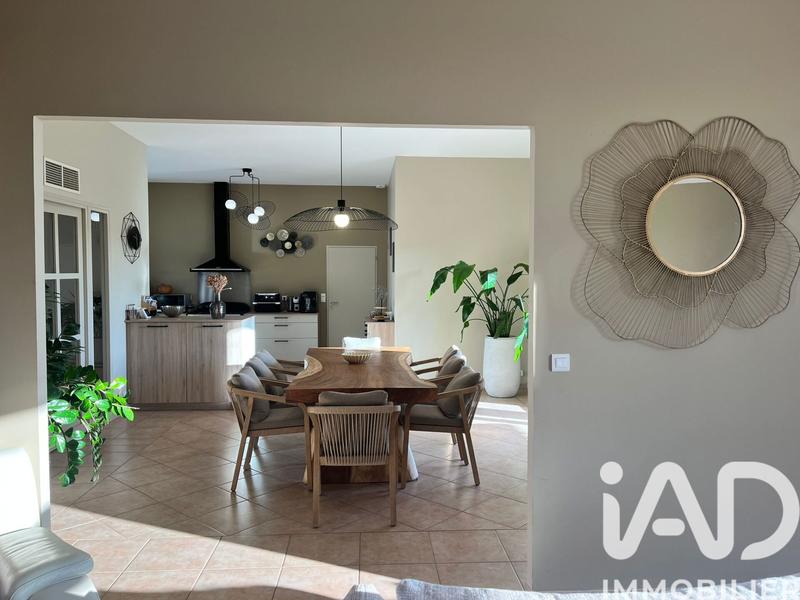 Maison - 199 m² - 7 pièces