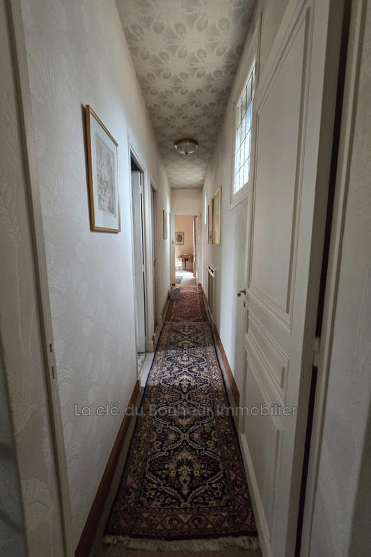 Demeure - 255 m² - 7 pièces