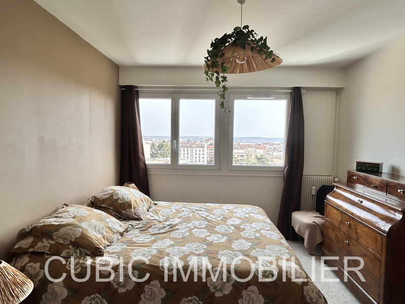 Appartement - 93 m² - 4 pièces