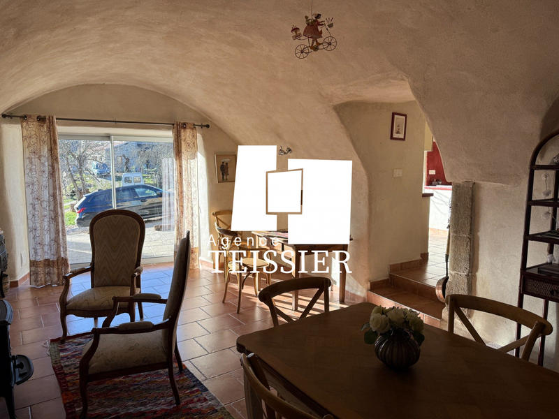 Maison - 166 m² - 6 pièces