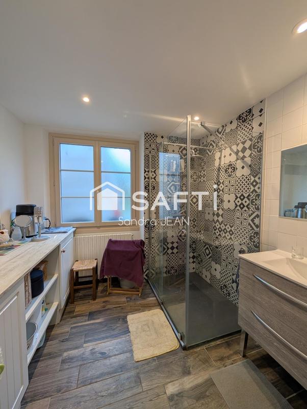 Maison - 369 m² - 8 pièces