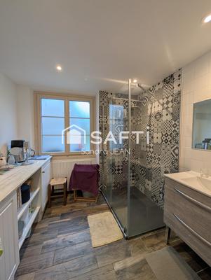 Maison - 369 m² - 8 pièces