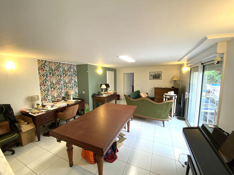 Maison - 260 m² - 9 pièces