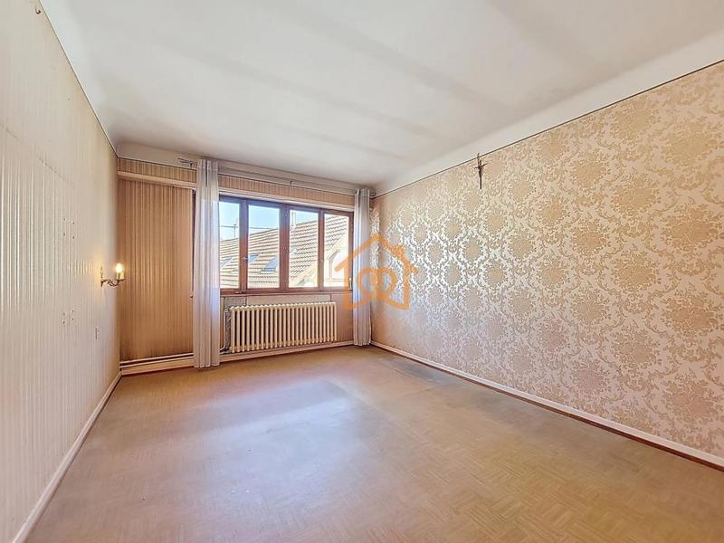 Maison - 213 m² - 9 pièces