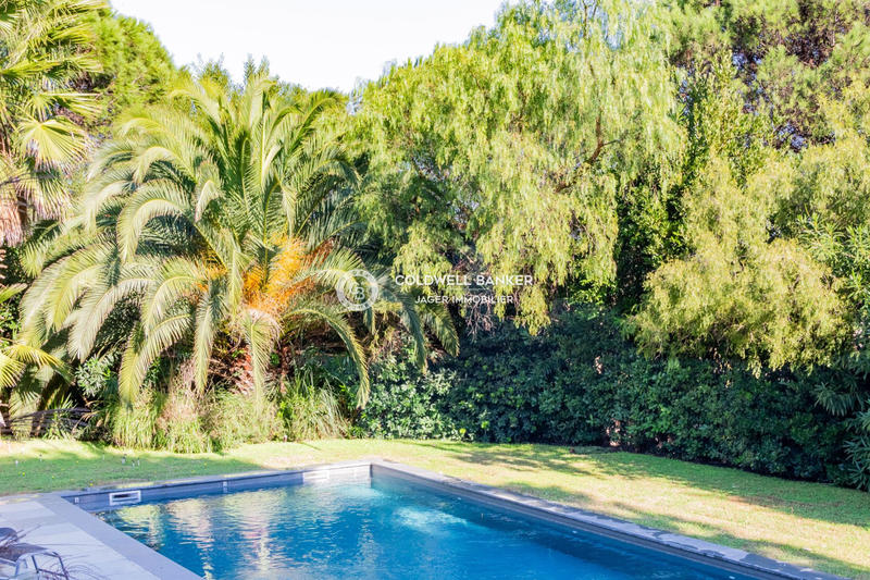 Maison - 320 m² - 6 pièces