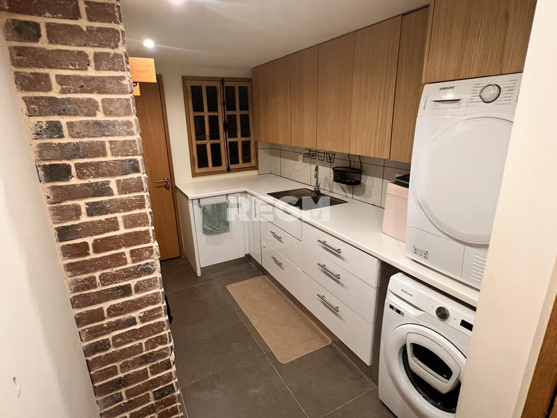 Maison - 223 m² - 7 pièces