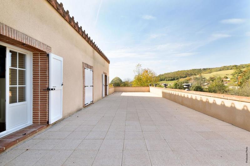 Demeure - 330 m² - 7 pièces