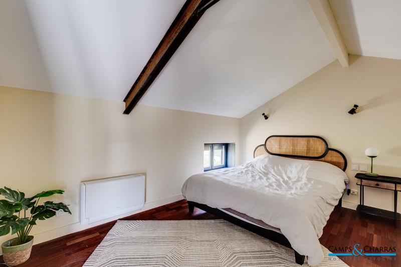 Maison - 211 m² - 7 pièces